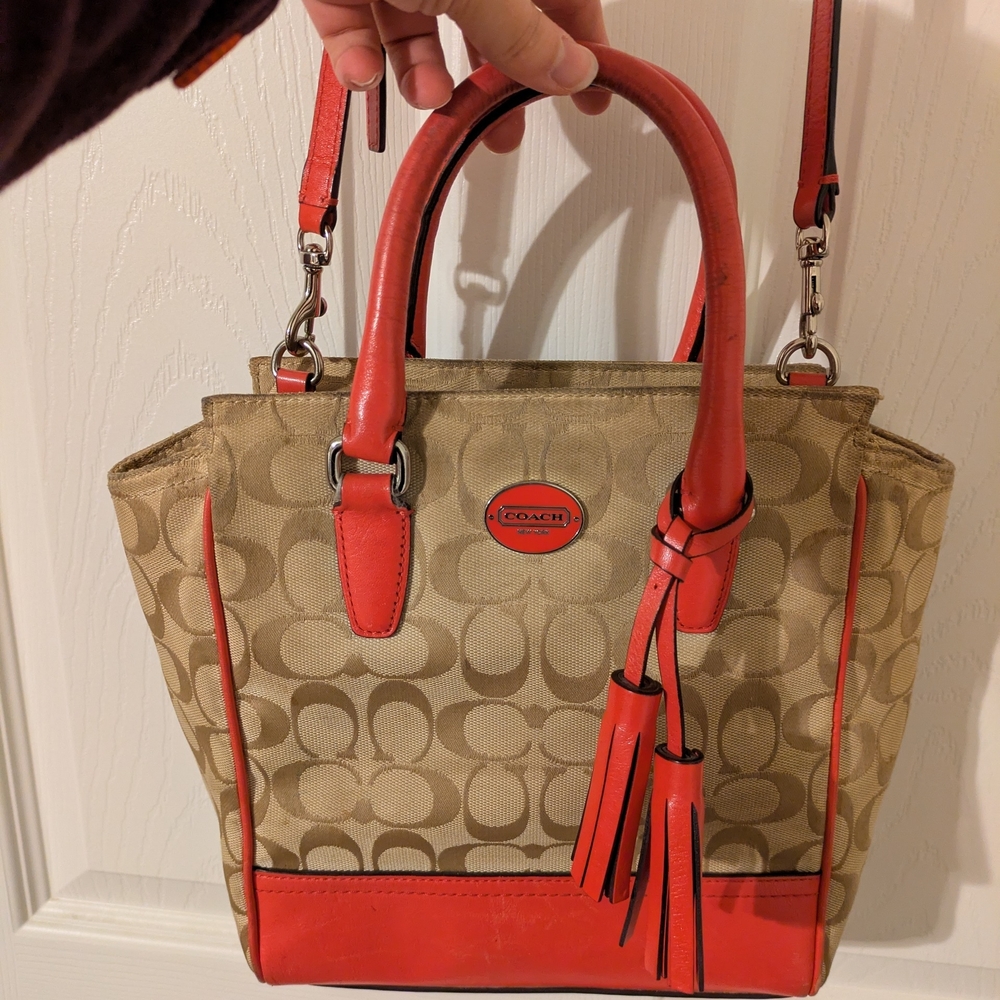 Coach Signature Canvas Handbag/Crossbody